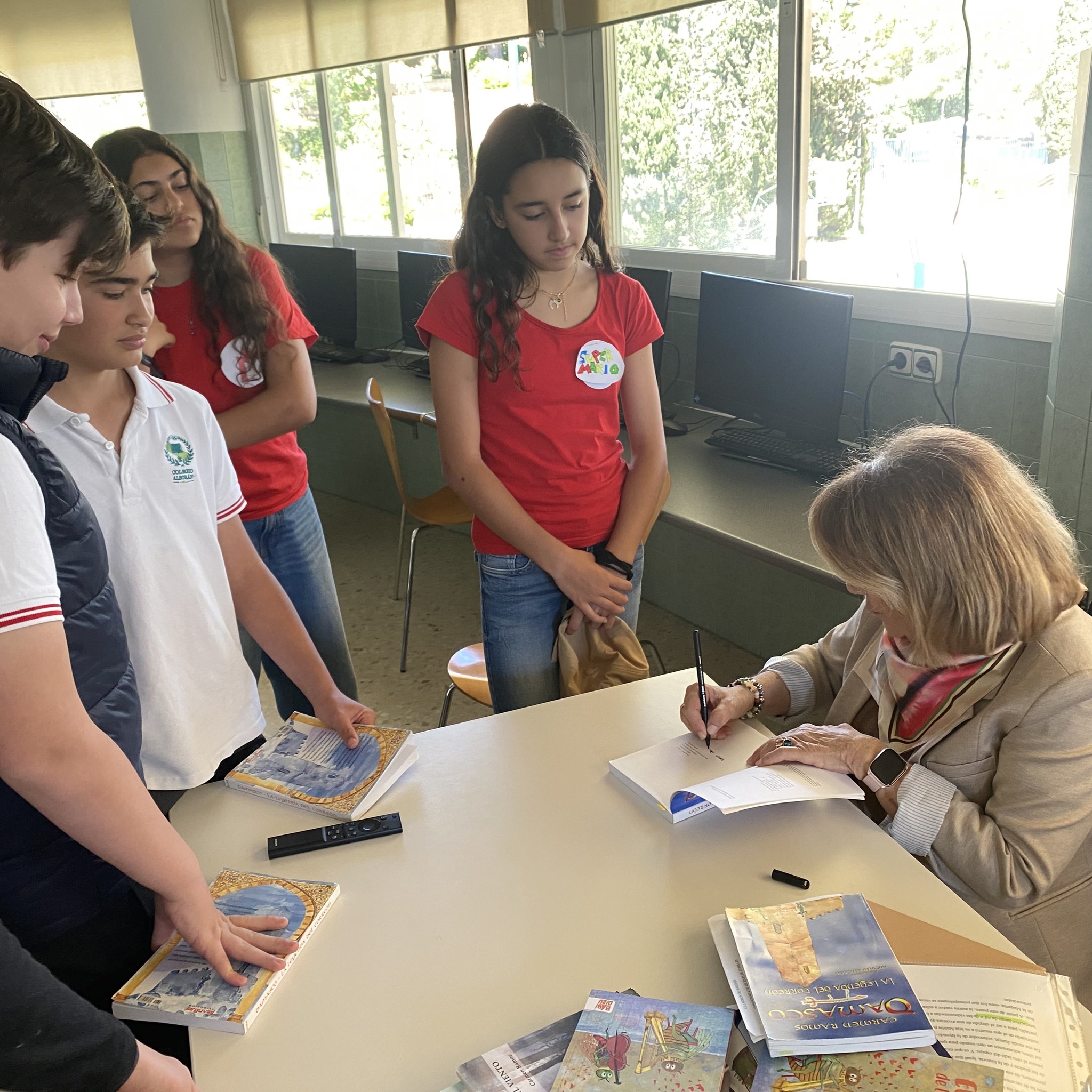 FIRMA DE LIBROS CARMEN RAMOS